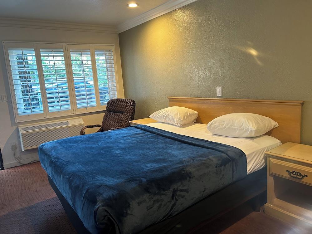 Welcome Inn on Colorado Blvd photo 10
