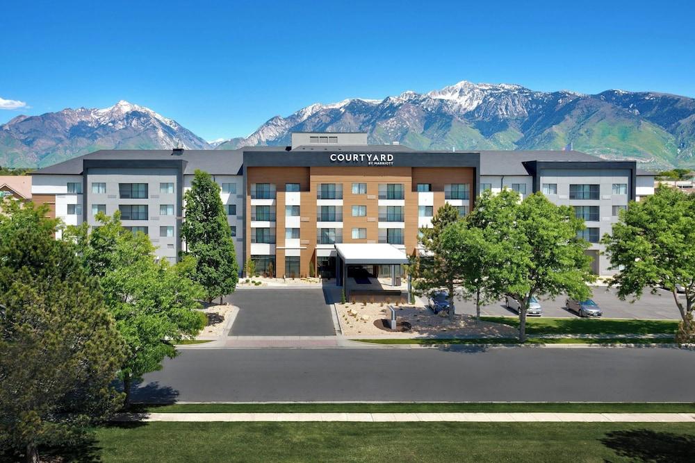 Courtyard by Marriott Sandy photo 42