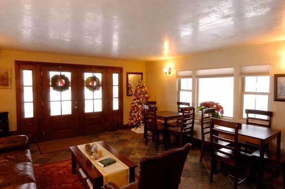 BackCountry Inn photo 2