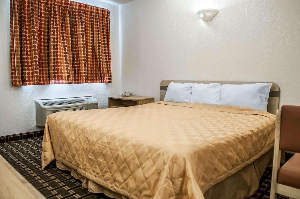 Rodeway Inn Albuquerque West photo 26