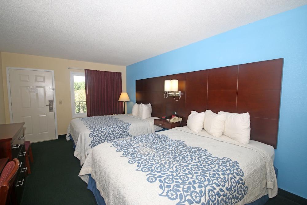 Hamilton Inn Jonesville NC photo 22