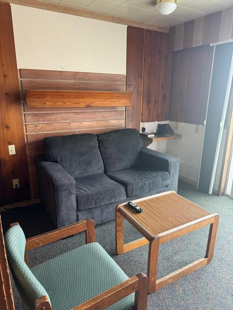 Sunset Oceanfront Lodging photo 66