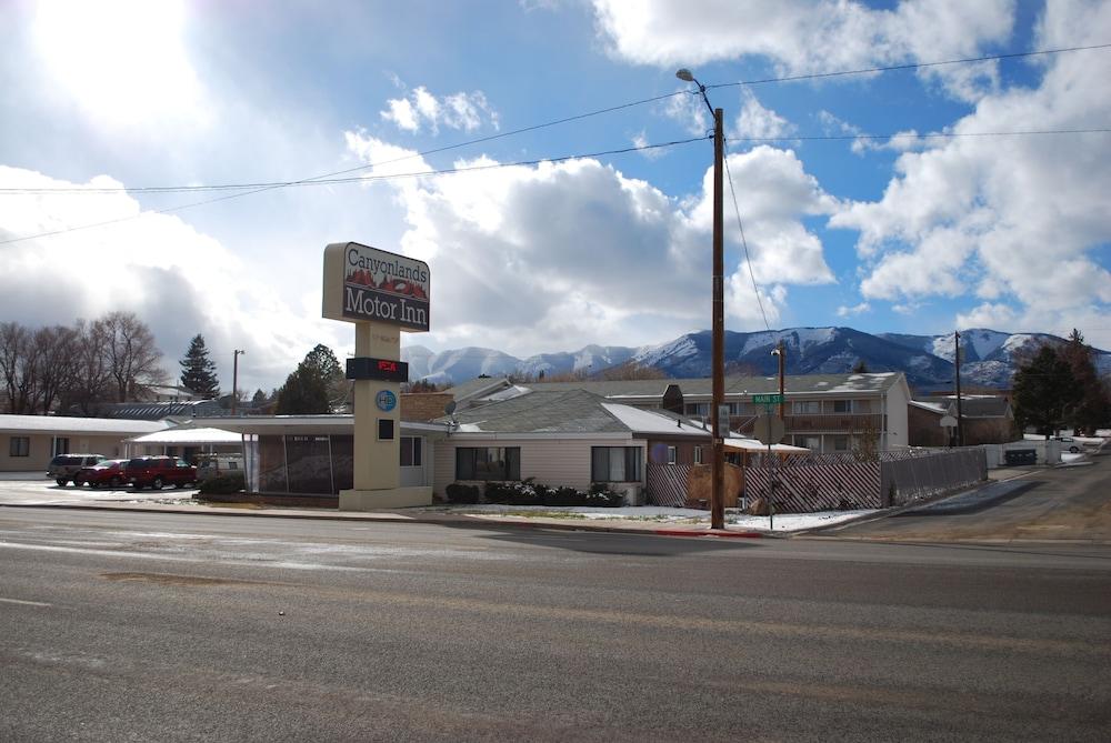 Canyonlands Motor Inn photo 8