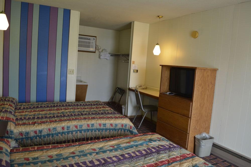 Edgetowner Motel photo 6