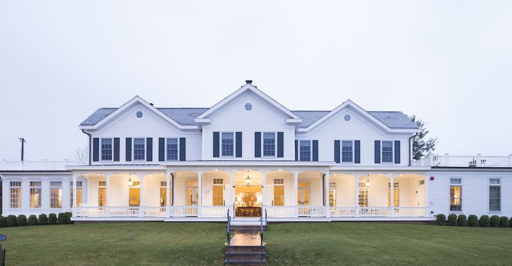 The Quogue Club at Hallock House photo 1