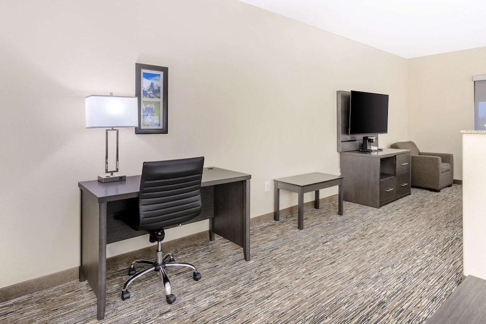 Comfort Inn Orange I-10 photo 23