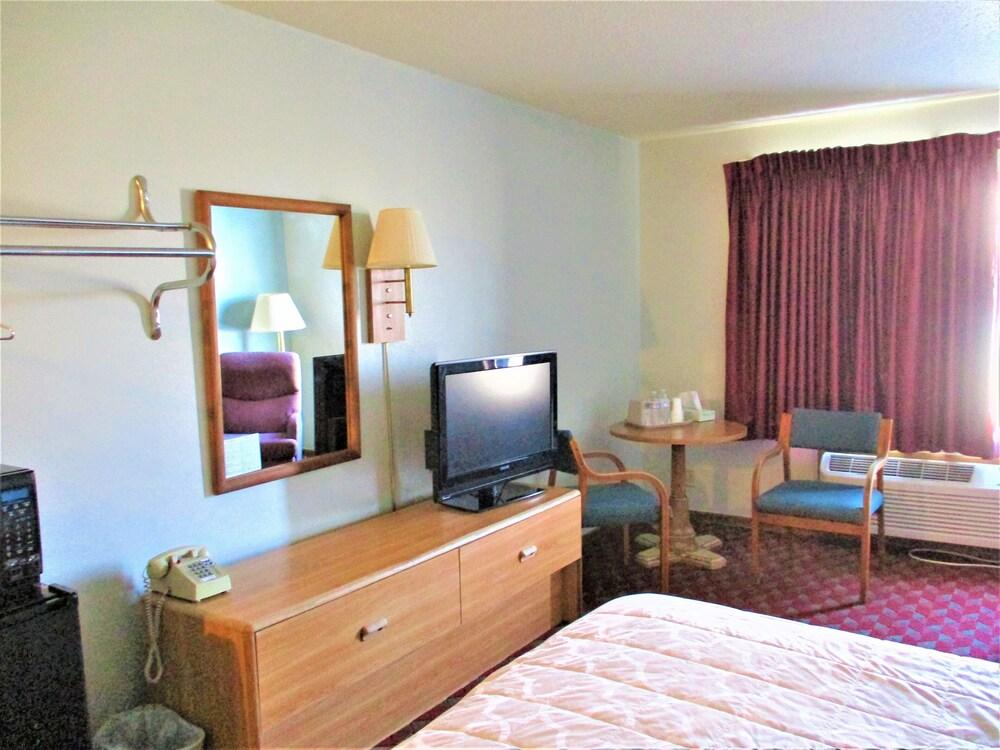 Sunset Inn photo 6