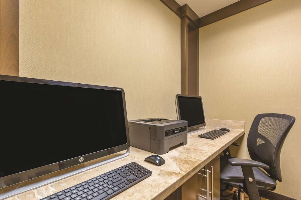 La Quinta Inn by Wyndham Austin North photo 27