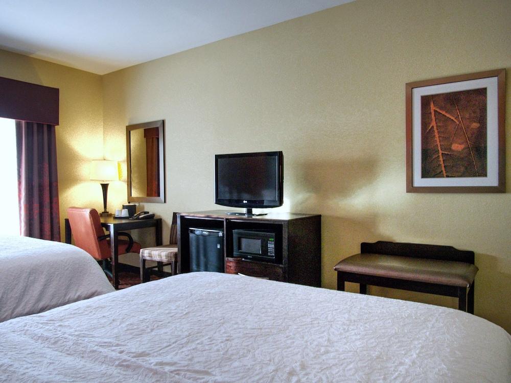 Hampton Inn & Suites Elk City photo 9
