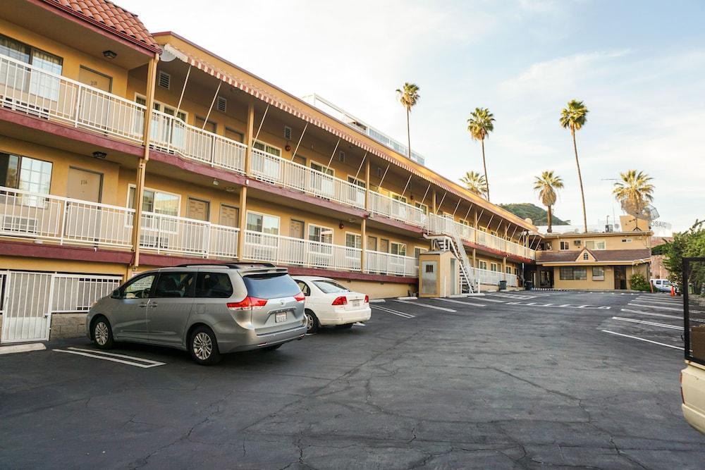 Hollywood La Brea Inn photo 1
