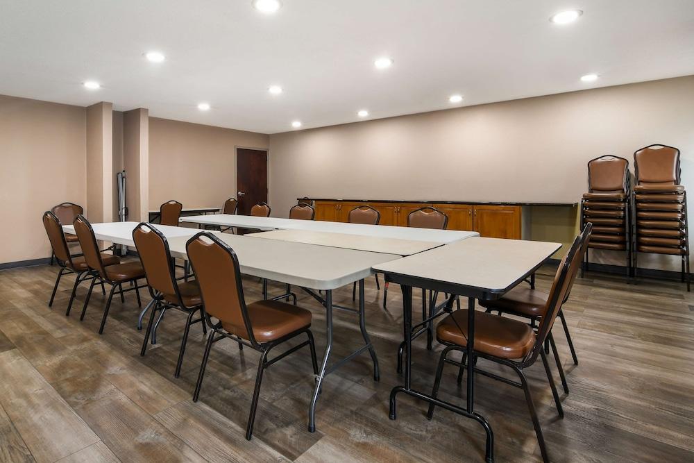 SureStay Plus Hotel by Best Western Tarboro photo 26