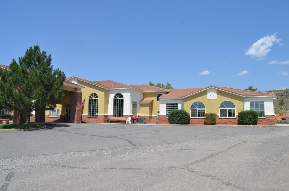 Days Inn by Wyndham Torrey Capital Reef photo 42