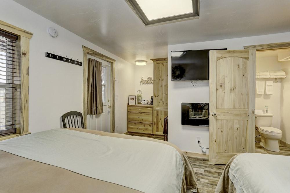 Cascade Lake Inn photo 12