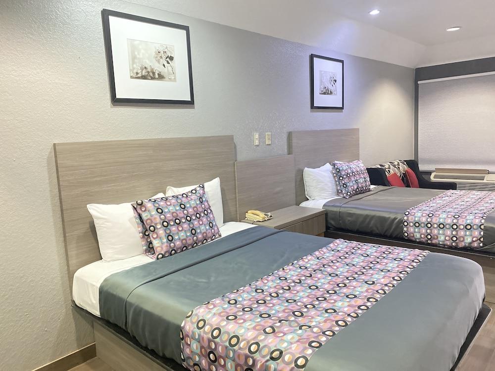Island Suites photo 15
