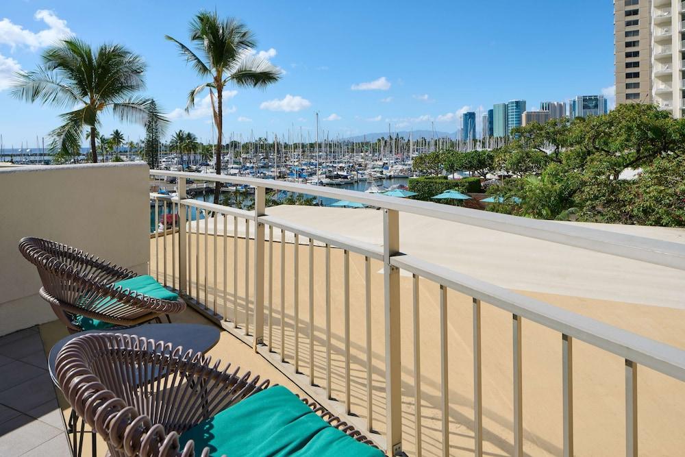 Ilikai Hotel & Luxury Suites photo 7