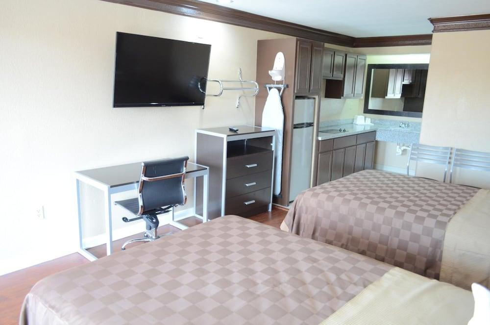 Regency Inn photo 2
