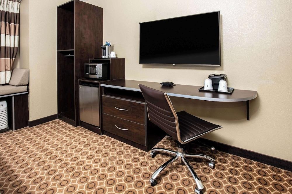 Microtel Inn & Suites By Wyndham Pecos photo 6