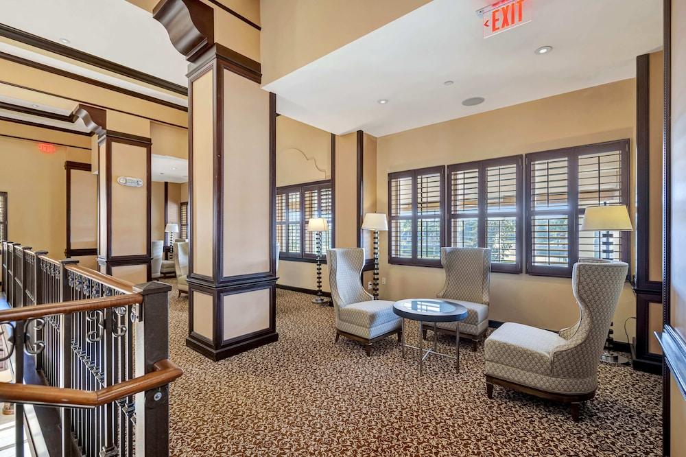 The Village Resort Suite and Spa photo 3