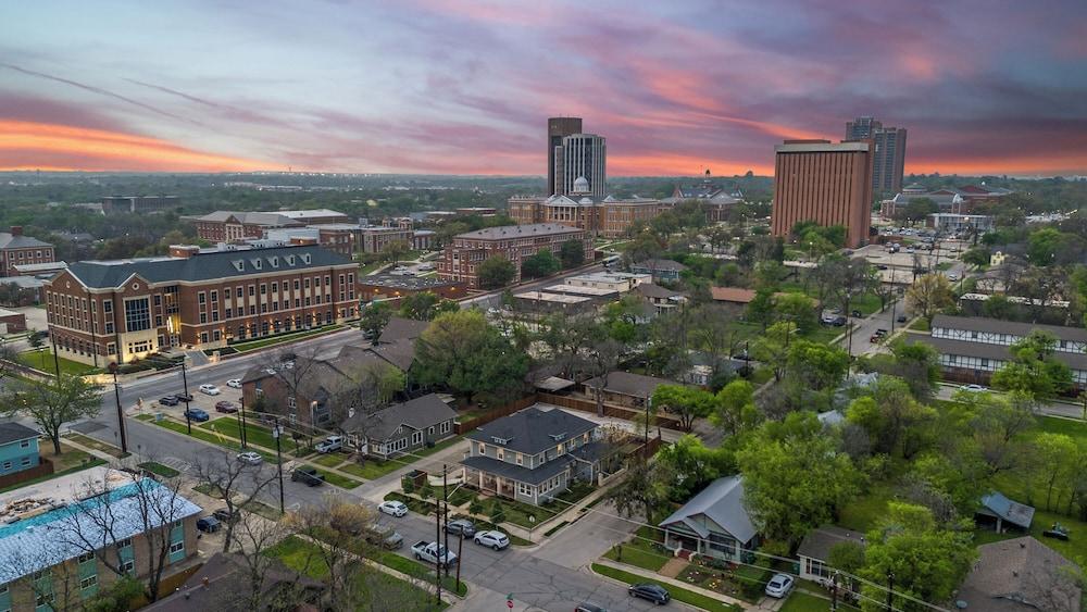 The Vanderbilt photo 9