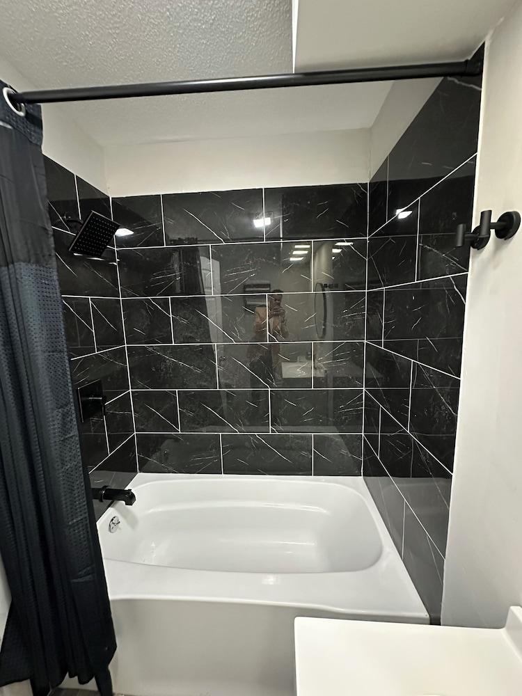 Willow Inn Suites photo 20