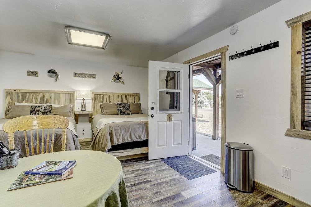 Cascade Lake Inn photo 9
