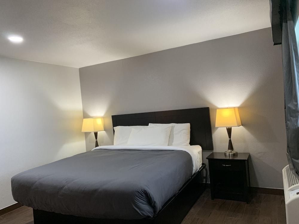 Days Inn by Wyndham Sulphur Springs photo 22