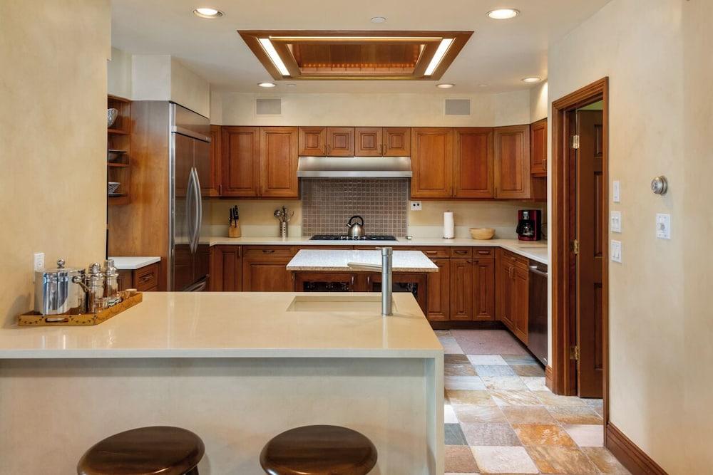 Christiania Condos - CoralTree Residence Collection photo 31