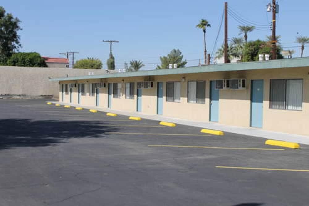 Indio Holiday Motel photo 3