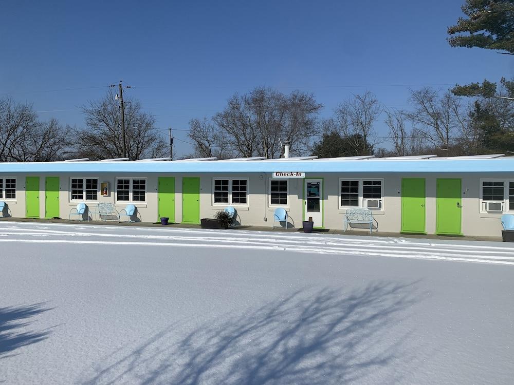 Yellow Springs Motel photo 1