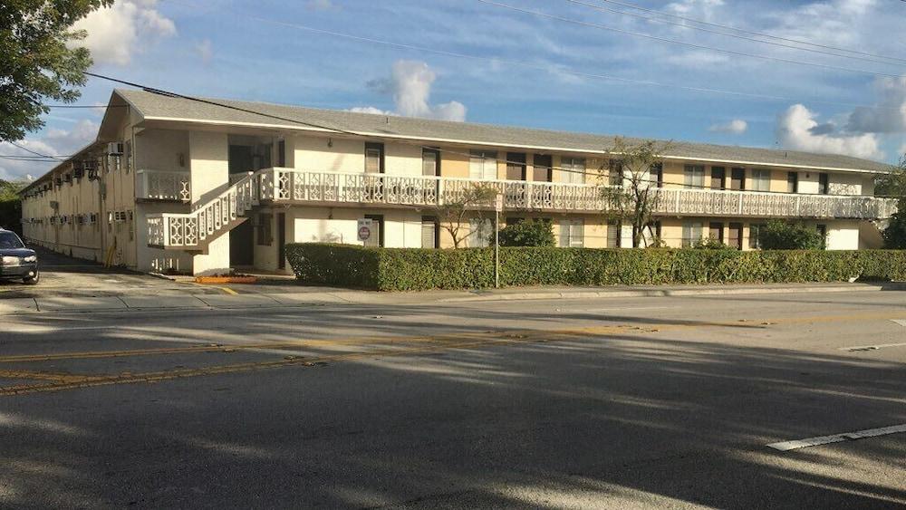 Miami Airport Apartment Inn photo 1