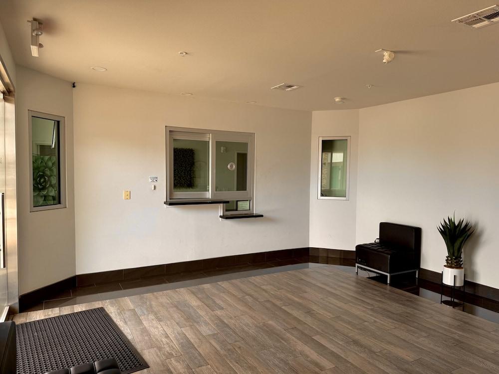 Garden Inn Express photo 1