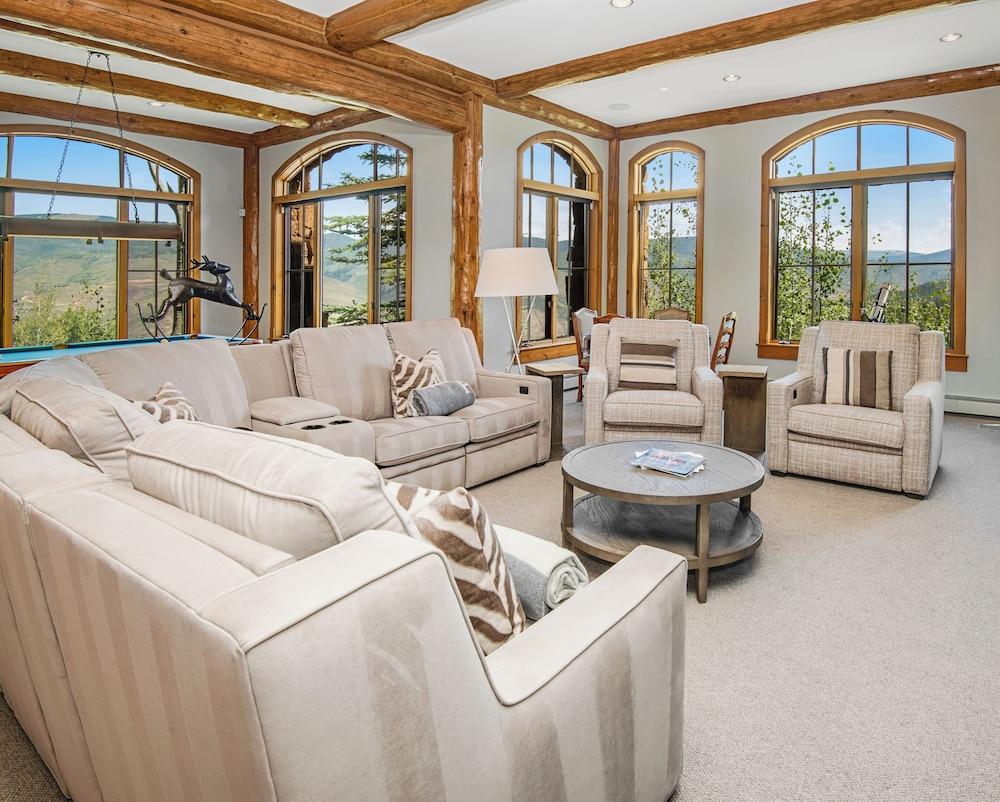 Snowberry by Elevation Accommodations photo 28