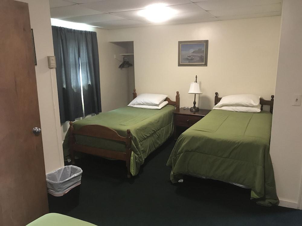 The Evergreen Motel photo 36