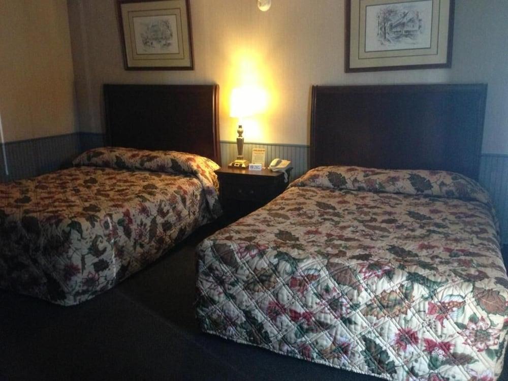 Cadet Motor Inn photo 19