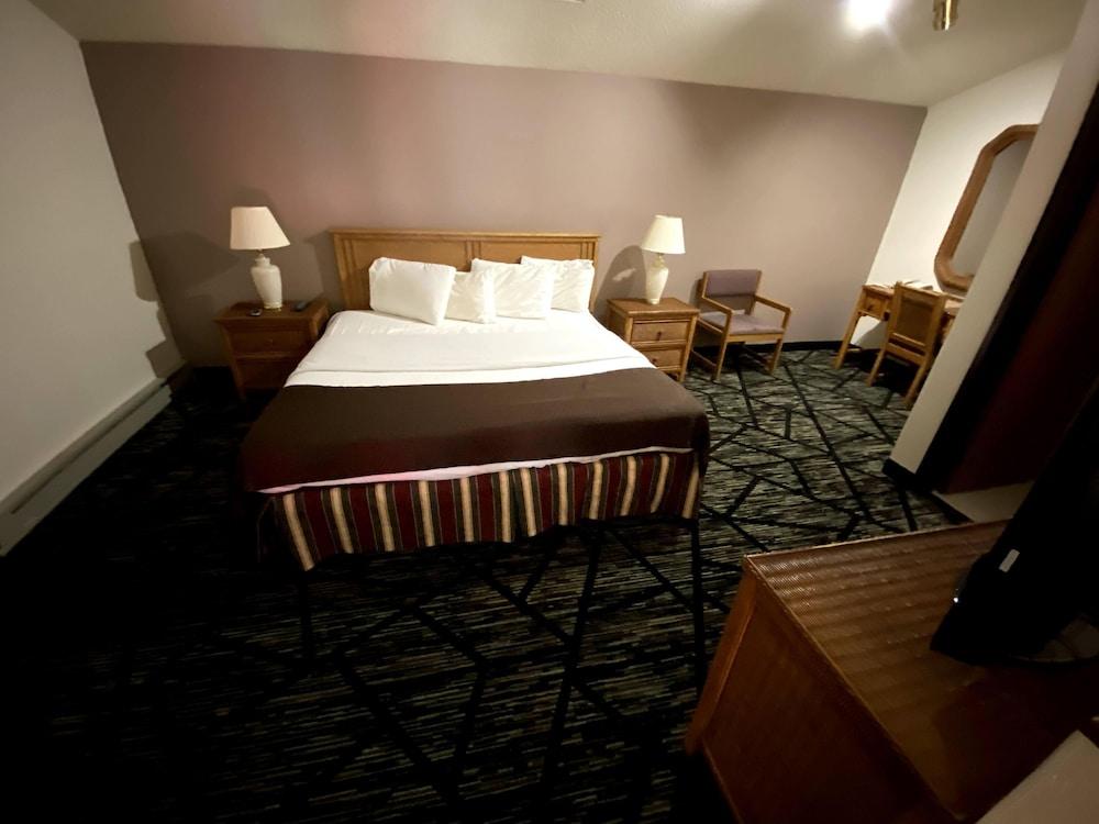 Woodlands Inn & Suites photo 33