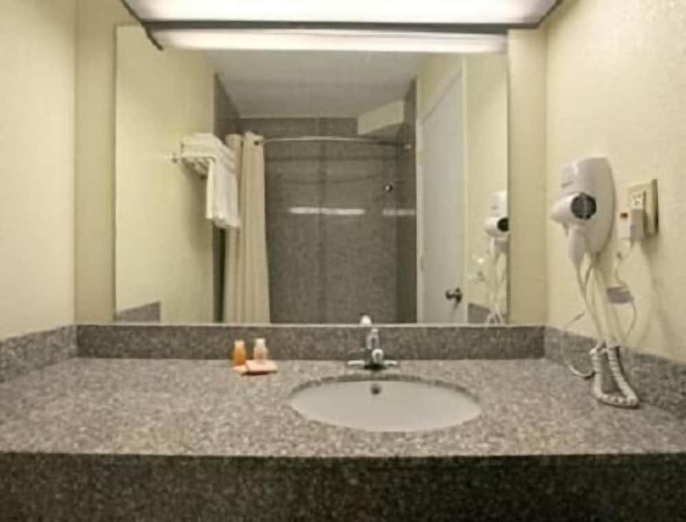 Park Hill Inn and Suites photo 9