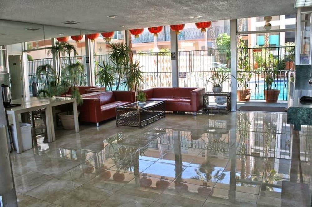 Royal Century Hotel photo 3