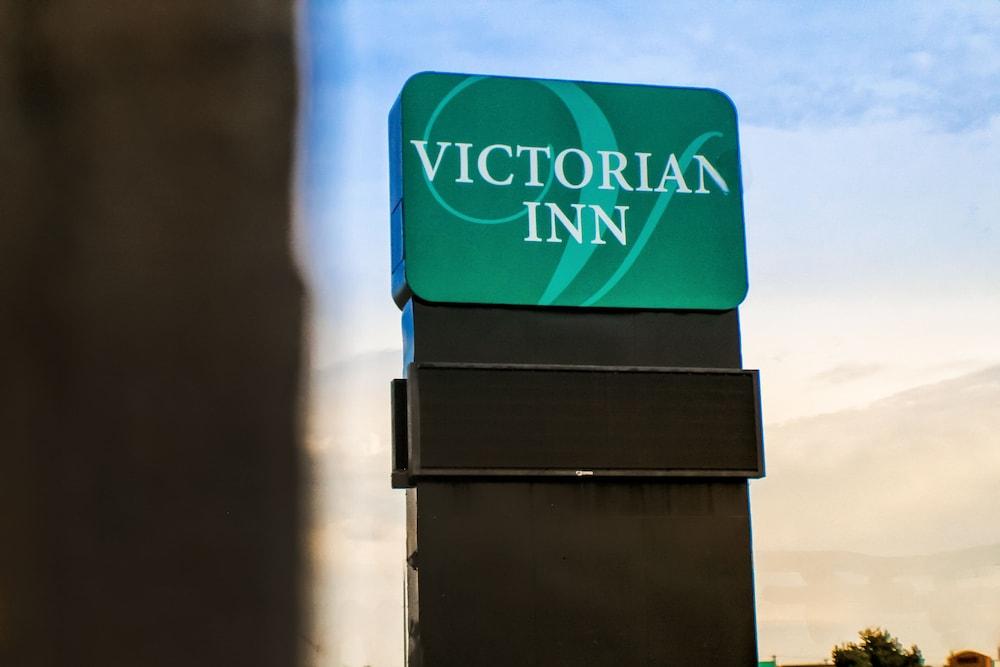 Victorian Inn & Suites photo 67