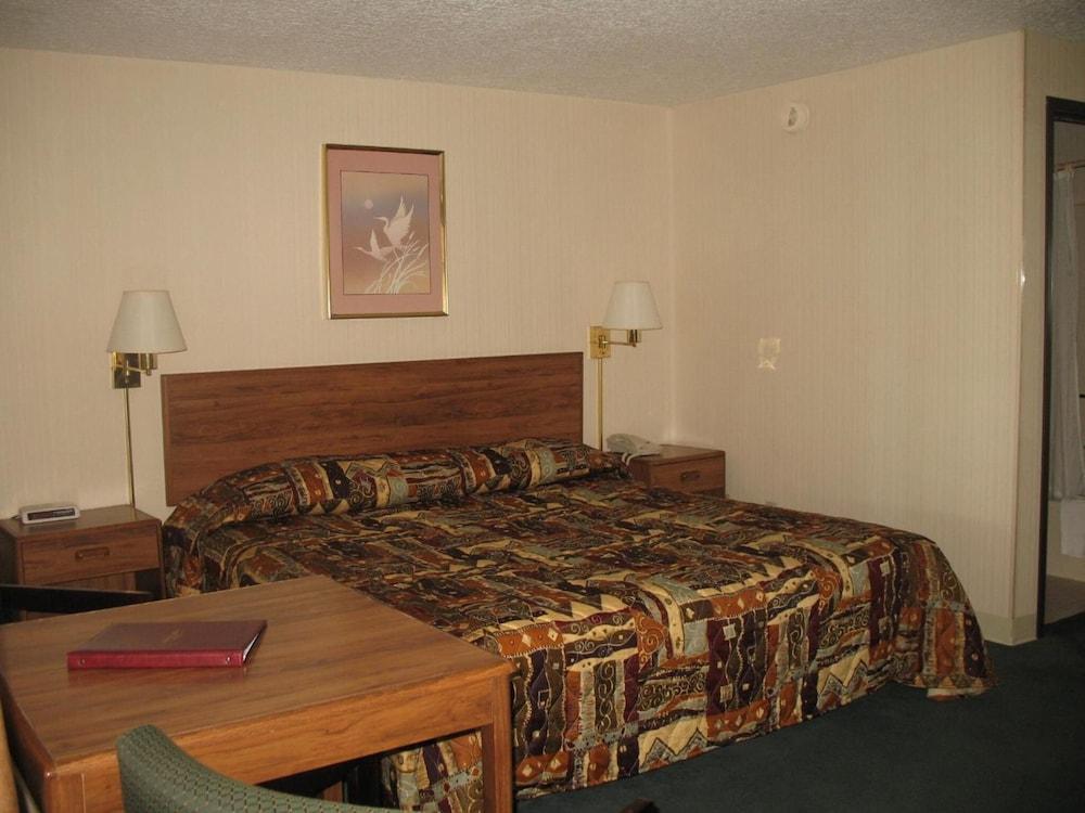 Great Lakes Inn photo 33