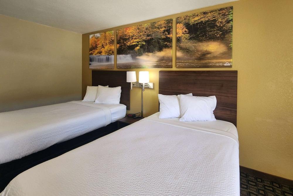 Days Inn by Wyndham Leesville photo 12