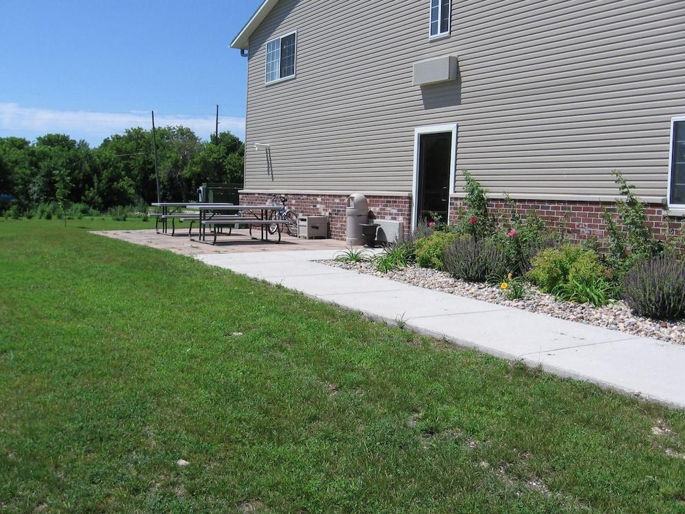 Pocahontas Inn & Suites photo 8