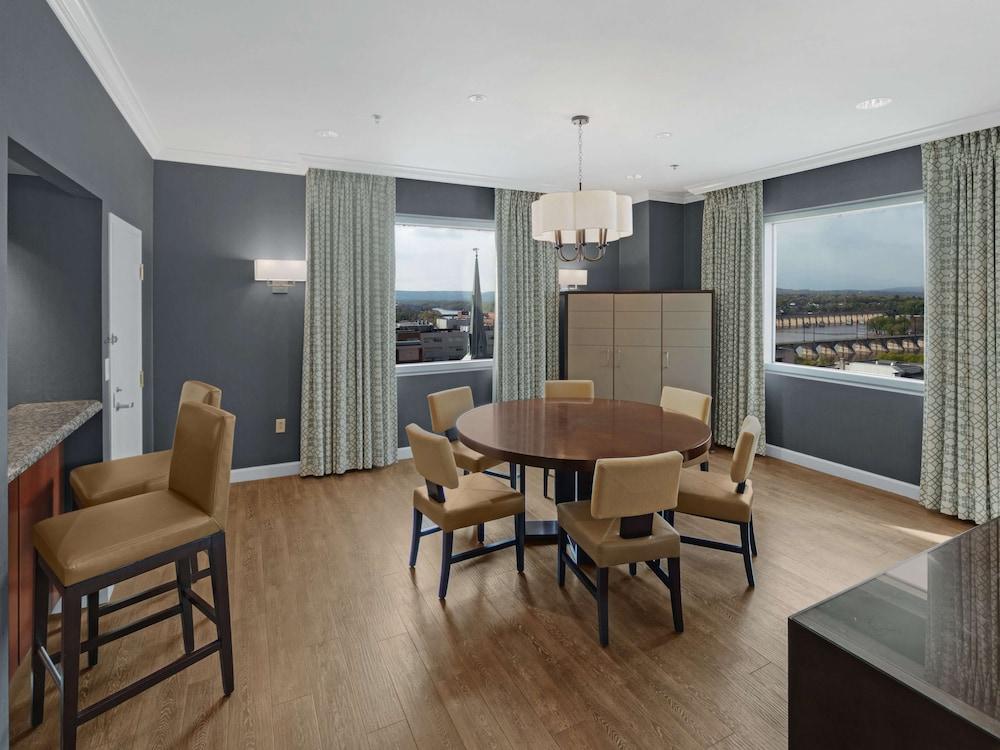 Hilton Harrisburg photo 15