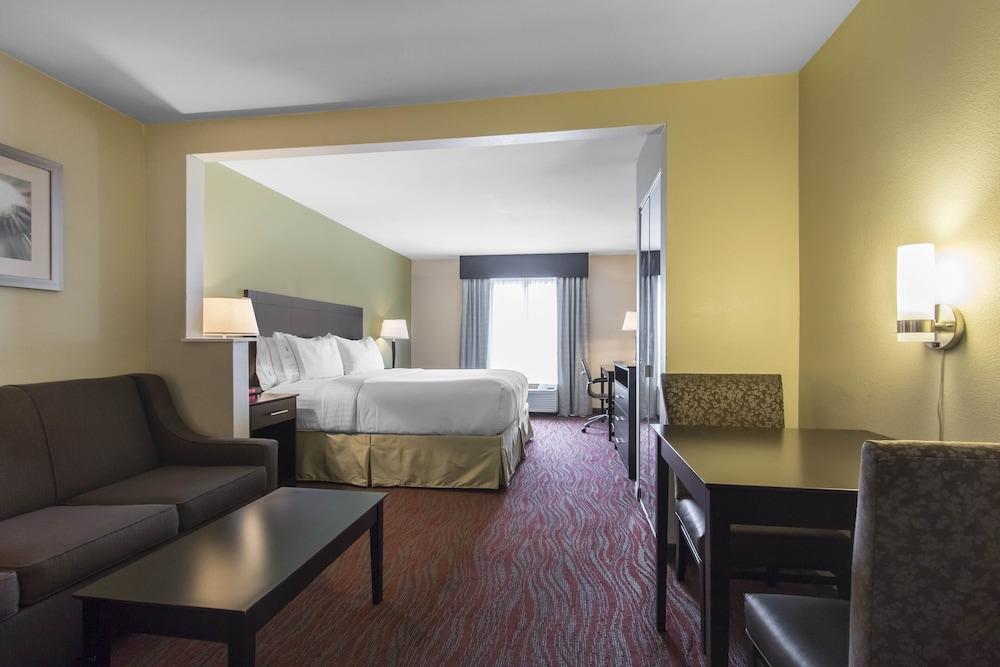 Holiday Inn Express Hotel & Suites Cullman by IHG photo 6