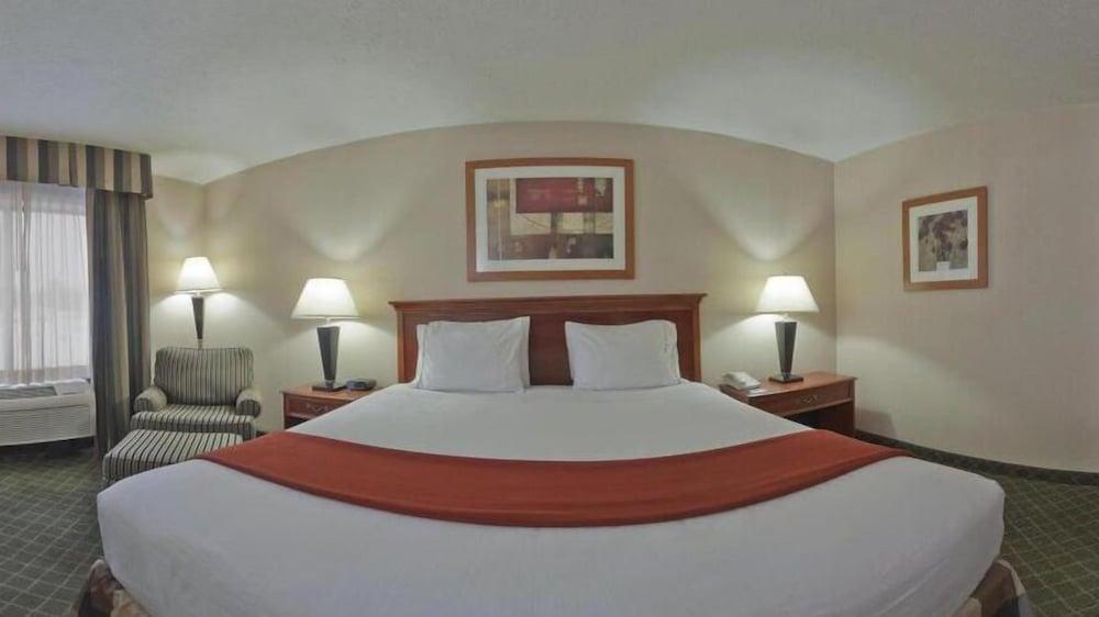 Holiday Inn Express & Suites Kent - University Area by IHG photo 17