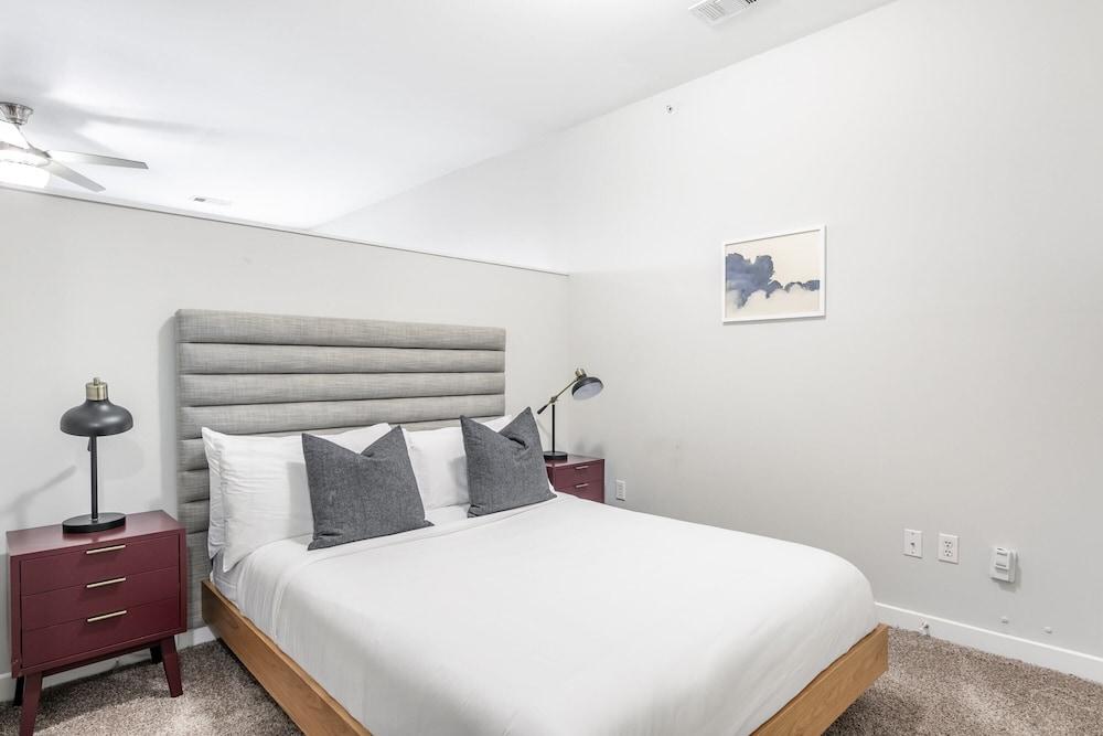CozySuites Music Row photo 19