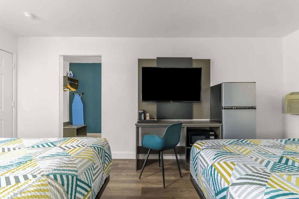 Studio 6 Suites Madera, California - Yosemite photo 13