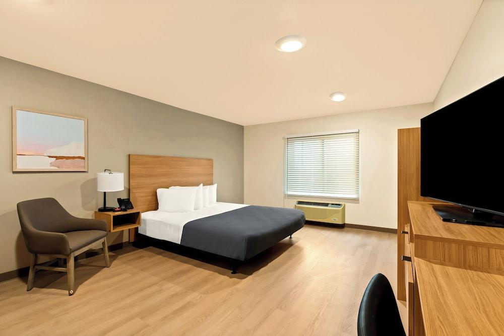 LivAway Suites- Syracuse photo 9
