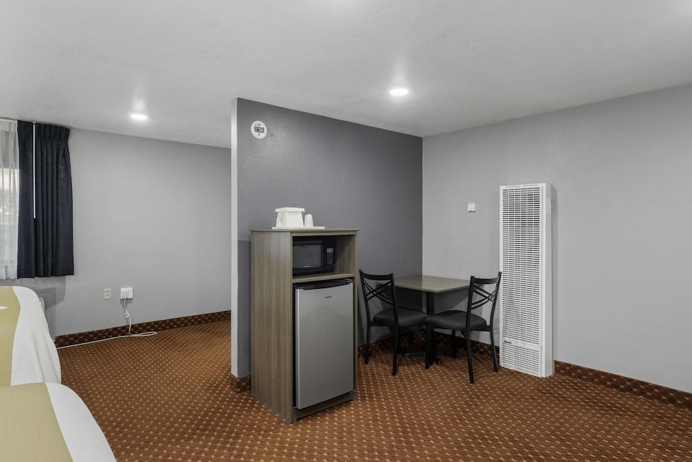 Budget Lodge Ruidoso photo 35
