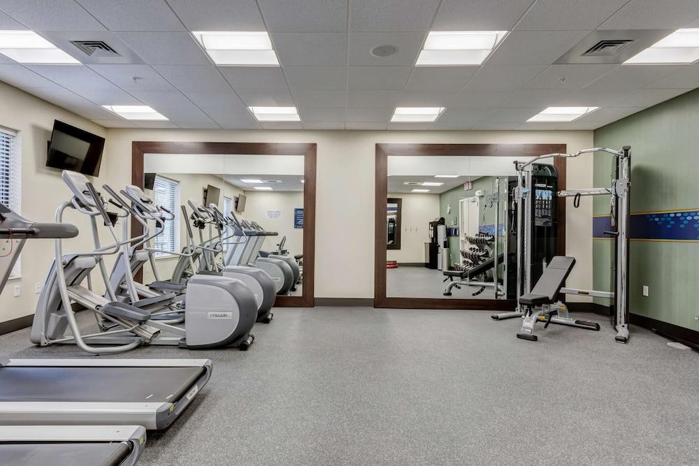 Hampton Inn St. Louis Wentzville photo 30