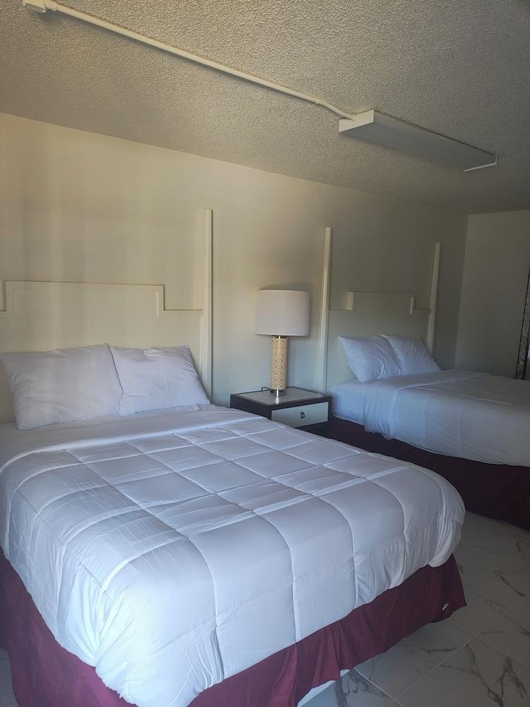 Super Inn Motel photo 7